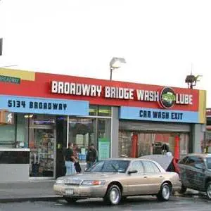Broadway Bridge Wash & Lube